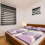 Skundric 5 By Interhome * Vir